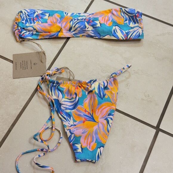 NWT Stone Fox Swim SET Lele Top and River Bottom Tropical Lily Blue Revolve - Picture 2 of 15